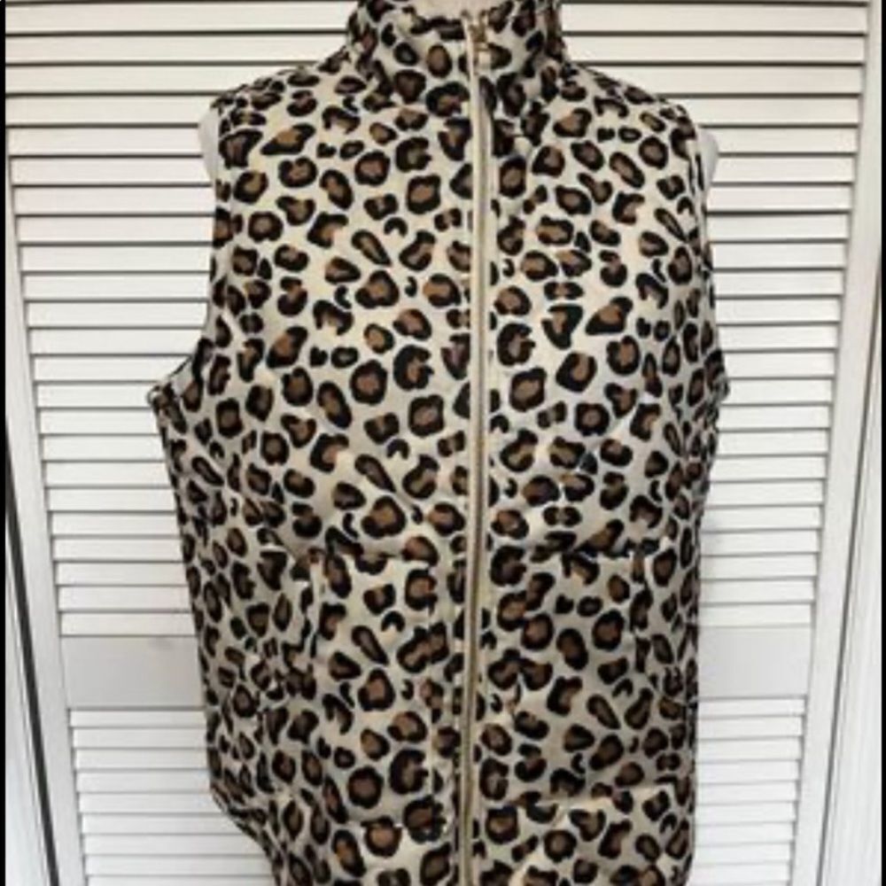 Mudpie cheetah print puffer vest small